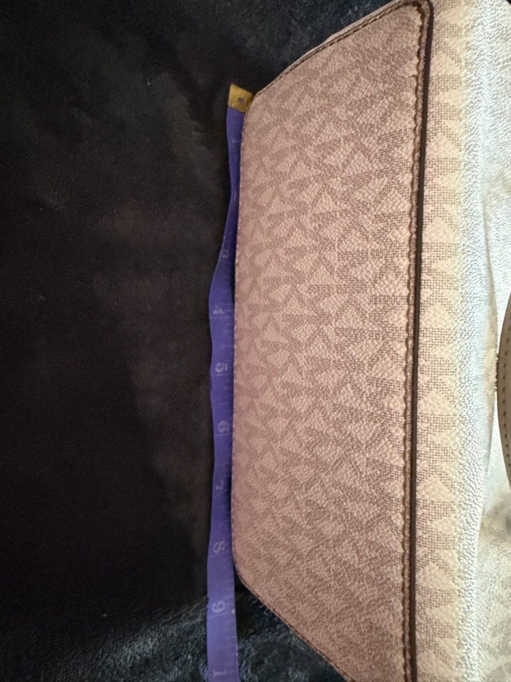 Michael Kors Blush Signature Monogram Shoulder Bag - Picture 2 of 7